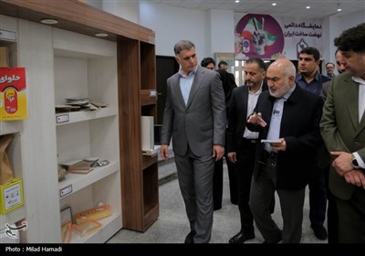 بازدید سید محمدرضا موالی‌زاده استاندار خوزستان استاندار خوزستان از واحدهای صنعتی