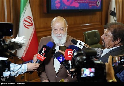 مهدی چمران، رییس شورای شهر تهران در جمع خبرنگاران