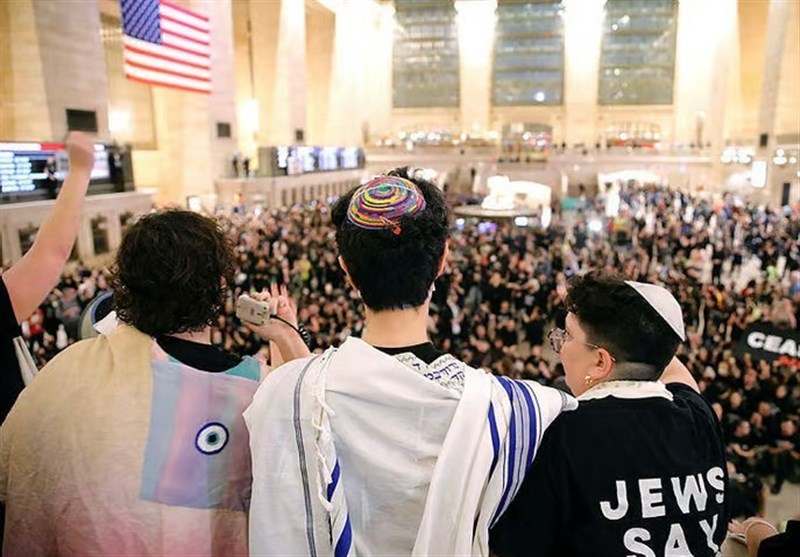 מפגינים פרו-פלסטינים סגרו את תחנת הרכבת המרכזית בניו יורק