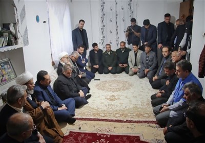 دیدار وزیر صمت با خانواده جانباختگان حادثه معدن دامغان