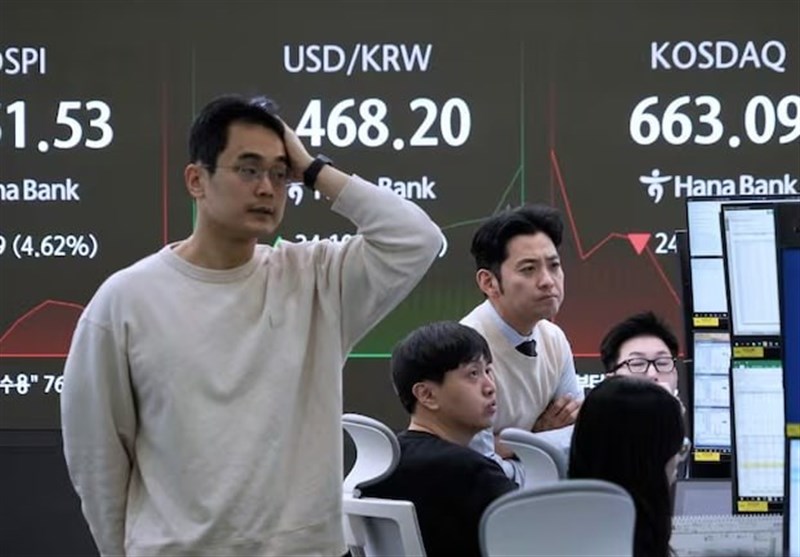 Asian Markets Tumble As US Tariffs on Chinese Imports Set to Take Effect