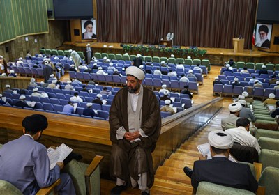 آزمون انتخاب روحانیون عمره پس از یک دهه وقفه برگزار شد