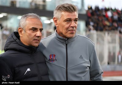 دیدار تیم های فوتبال نساجی و پرسپولیس