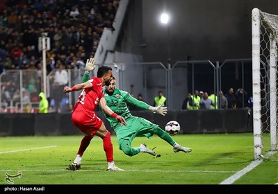 دیدار تیم های فوتبال نساجی و پرسپولیس