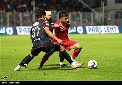 دیدار تیم های فوتبال نساجی و پرسپولیس