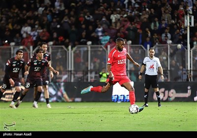 دیدار تیم های فوتبال نساجی و پرسپولیس