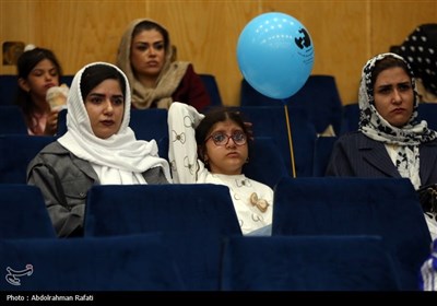 کنسرت مجید خراطها در حمایت از کودکان دارای ویژگی خاص در همدان