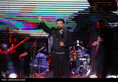 کنسرت مجید خراطها در حمایت از کودکان دارای ویژگی خاص در همدان