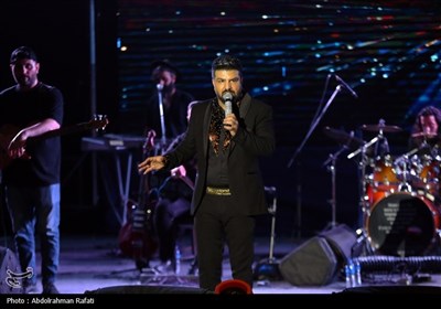 کنسرت مجید خراطها در حمایت از کودکان دارای ویژگی خاص در همدان
