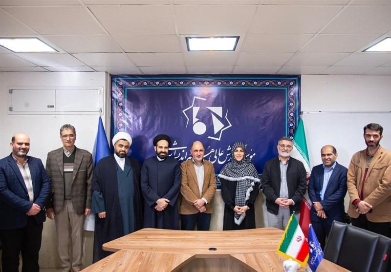 امضای تفاهم نامه معاونت هنری با مدرسه &quot;هنر و اندیشه اسلامی&quot;