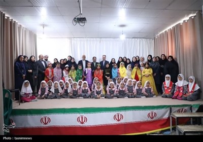 حضور معاون استاندار یزد در جمع دانش آموزان دوره اول ابتدایی