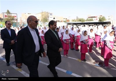 حضور معاون استاندار یزد در جمع دانش آموزان دوره اول ابتدایی