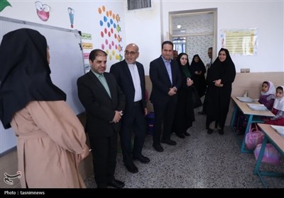 حضور معاون استاندار یزد در جمع دانش آموزان دوره اول ابتدایی