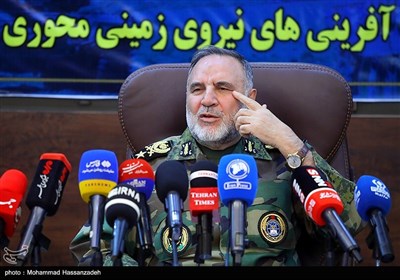 نشست خبری فرمانده نیروی زمینی ارتش