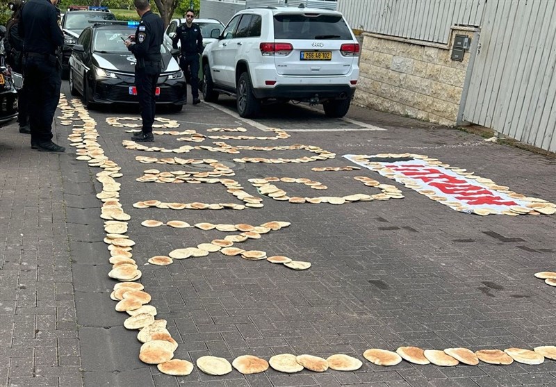 פיתה אחת ביום: הפגנה מול בית השרה סילמן במחאה על אי-התקדמות בשחרור החטופים