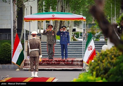 دیدار وزرای دفاع ایران و تاجیکستان
