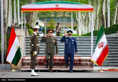 دیدار وزرای دفاع ایران و تاجیکستان