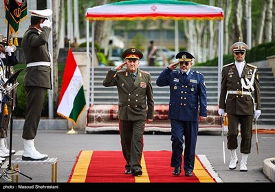 دیدار وزرای دفاع ایران و تاجیکستان
