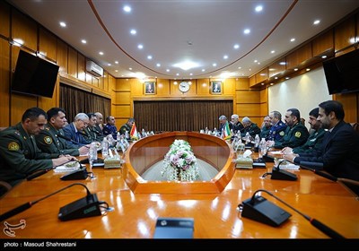 دیدار وزرای دفاع ایران و تاجیکستان