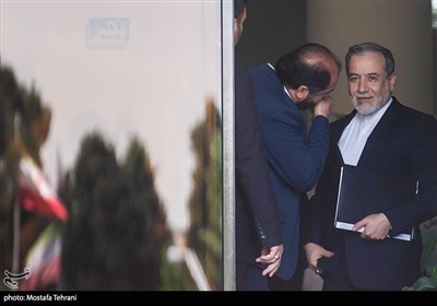 سید عباس عراقچی، وزیر امور خارجه در حاشیه جلسه هیات دولت - ۲۷ فروردین