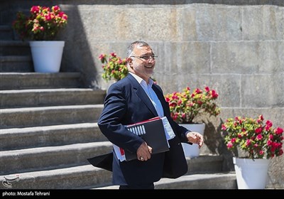 علیرضا زاکانی شهردار تهران در حاشیه جلسه هیات دولت - ۲۷ فروردین