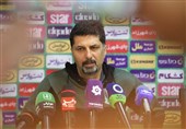 حسینی:بازیکنانم حس میکنند تیمشان رها شده/ وضعیت خطرناک است