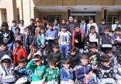 استاندار کردستان میزبان دانشآموزان کرجو شد/هدیه یک میلیاردی