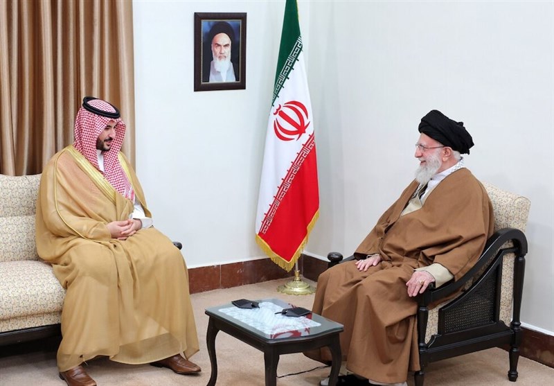 Saudi Minister Delivers King’s Message to Ayatollah Khamenei Amid Warming Ties