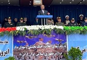 امروز ارتش نماد ولایتمداری و مردمداری است