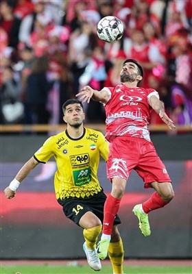 دیدار تیم های فوتبال پرسپولیس و سپاهان