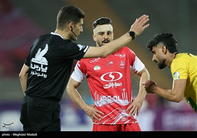 دیدار تیم های فوتبال پرسپولیس و سپاهان
