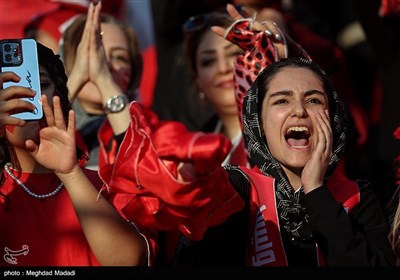 دیدار تیم های فوتبال پرسپولیس و سپاهان