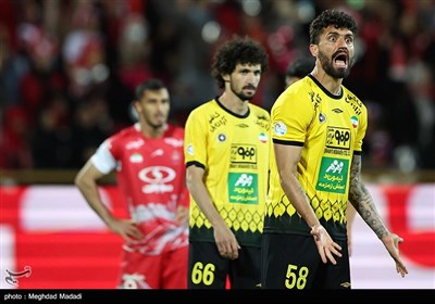 دیدار تیم های فوتبال پرسپولیس و سپاهان