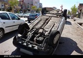 واژگونی غیرمعمول یک دستگاه پراید در خیابانهای کرمان
