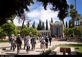 آثار سعدی پایه و اساس مکتب شعر و هنر شیراز است