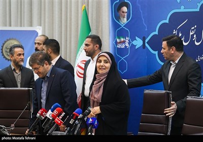 فرزانه صادق وزیر راه و شهرسازی