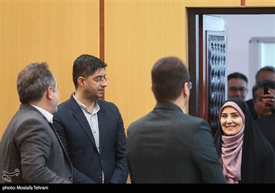 فرزانه صادق وزیر راه و شهرسازی