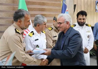 تجلیل از بازماندگان ناو جوشن در بوشهر