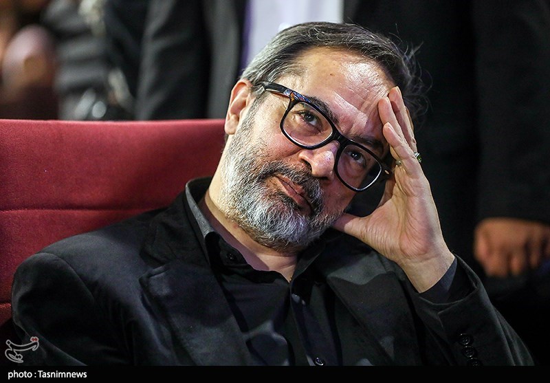 ماجرای عکس حاج قاسم روی دیوار اتاق کارن همایونفر