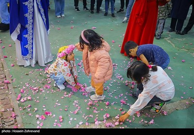 جشنواره گلاب و گلابگیری در پارک پرواز