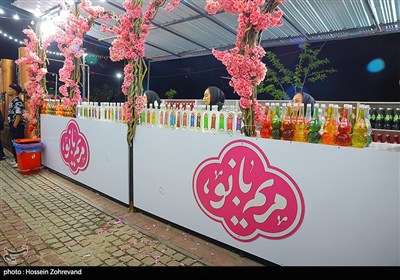 جشنواره گلاب و گلابگیری در پارک پرواز