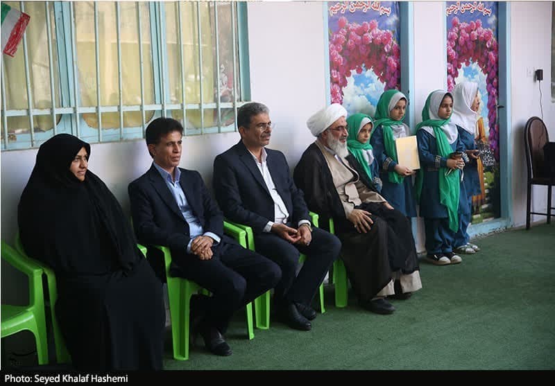 شوق دانش آموزان در دیدار با نماینده ولی فقیه در استان بوشهر- ...
