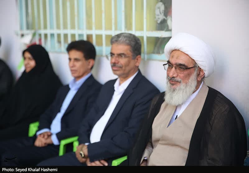 شوق دانش آموزان در دیدار با نماینده ولی فقیه در استان بوشهر- ...