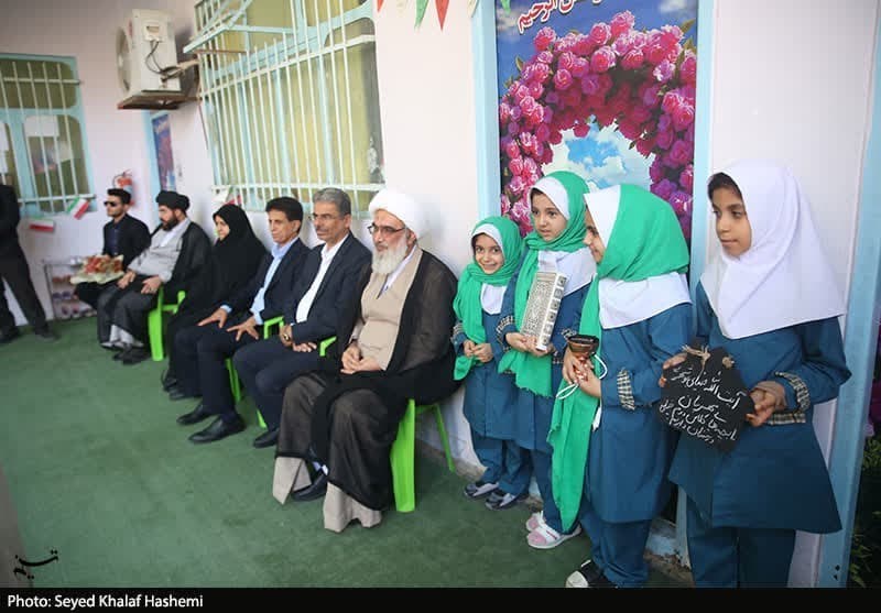 شوق دانش آموزان در دیدار با نماینده ولی فقیه در استان بوشهر- ...