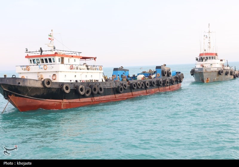 کشف 1.5 میلیون لیتر گازوئیل قاچاق توسط سپاه در خلیج فارس- عک ...