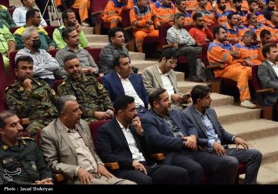 تجلیل از پاکبانان و باغبانان شهرداری بوشهر