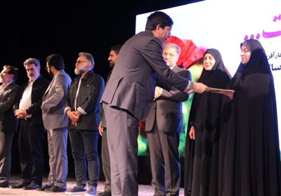 تجلیل از هنرمندان بسیجی لرستان