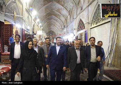 بازدید استاندار فارس از وضعیت بازار سنتی وکیل