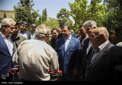 بازدید استاندار فارس از وضعیت بازار سنتی وکیل
