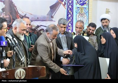 مراسم گرامیداشت 5 اردیبهشت در صحرای طبس
